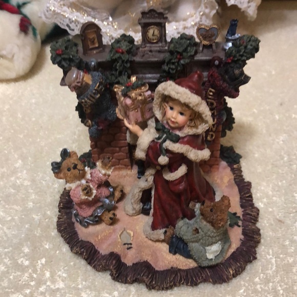 Boyds Yesterdays' Child Celebration Series #6 Sandra Claus...Christmas Morning - Picture 1 of 5